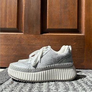 Universal Threads Gray Women’s Sneaker